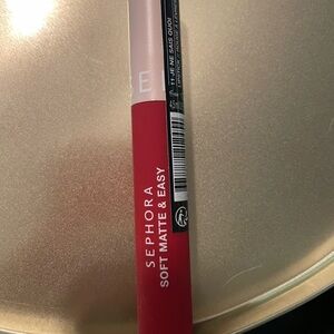 NWT Sephora Soft Matte & Easy Liquid Lipstick( Je Ne Sais Quoi)